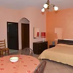 Annette 3*